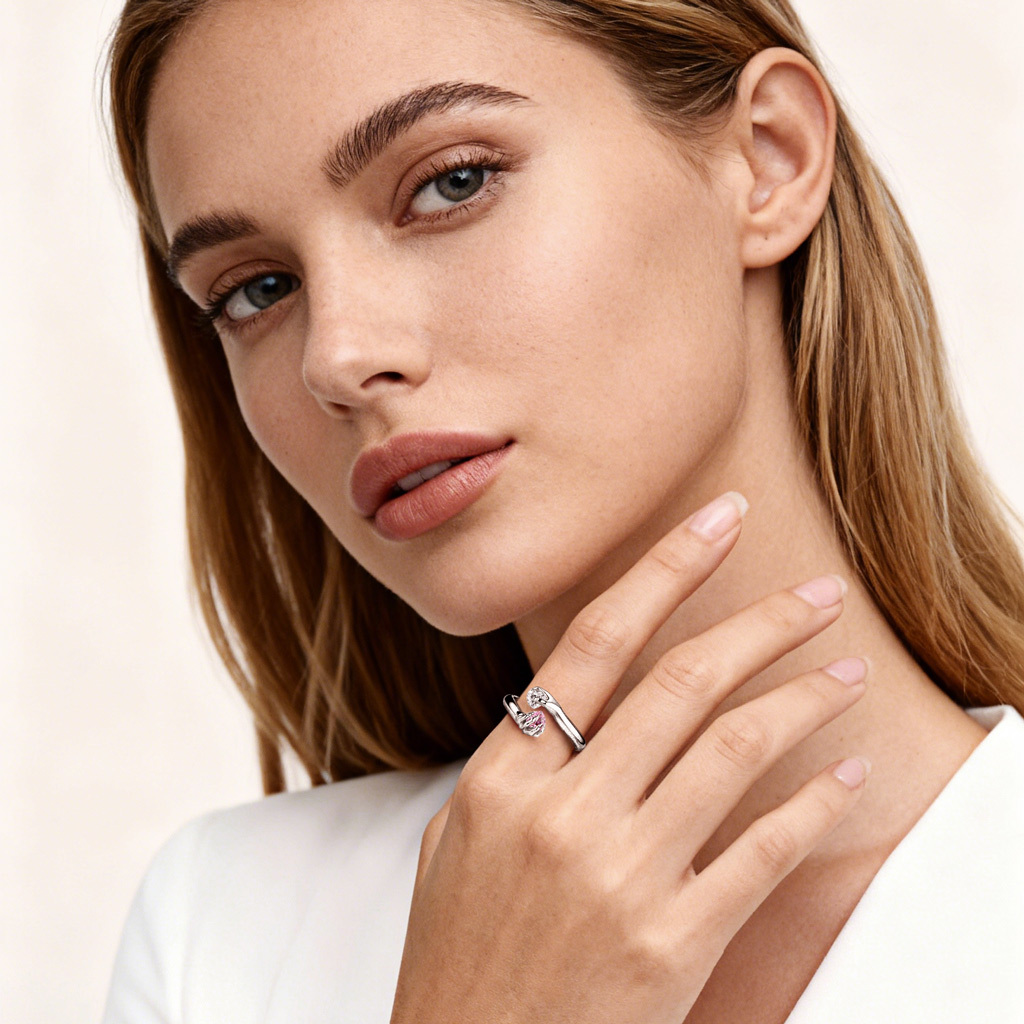 手捧心形誕生石戒指 image number 3