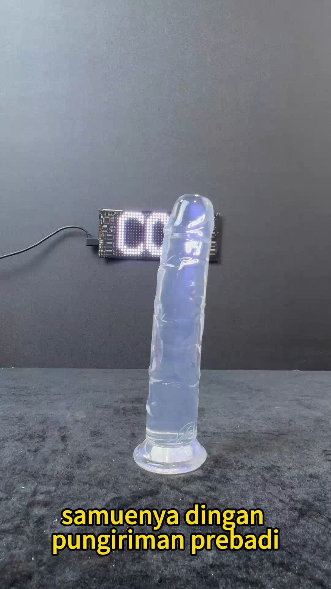 Dildo Realistis Silikon Lembut Premium Body Safe Panjang 19cm dengan Pengisap Kuat dan Bonus Pelumas 8ml