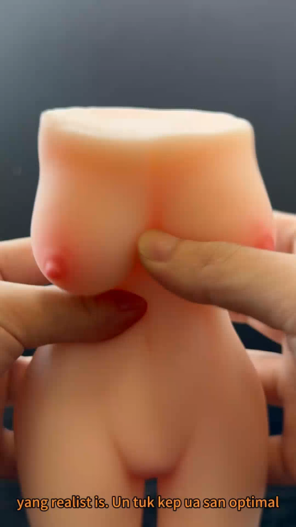 Mainan Silikon Realistis Bentuk Tubuh Wanita Lubang Fleksibel Cocok Semua Ukuran Berat 480g Panjang 18cm Lebar 7cm Pinggul 6cm Silikon Body Safe Bonus Pelumas 8ml