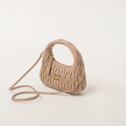 ワンダー マテラッセレザー ホーボーバッグ