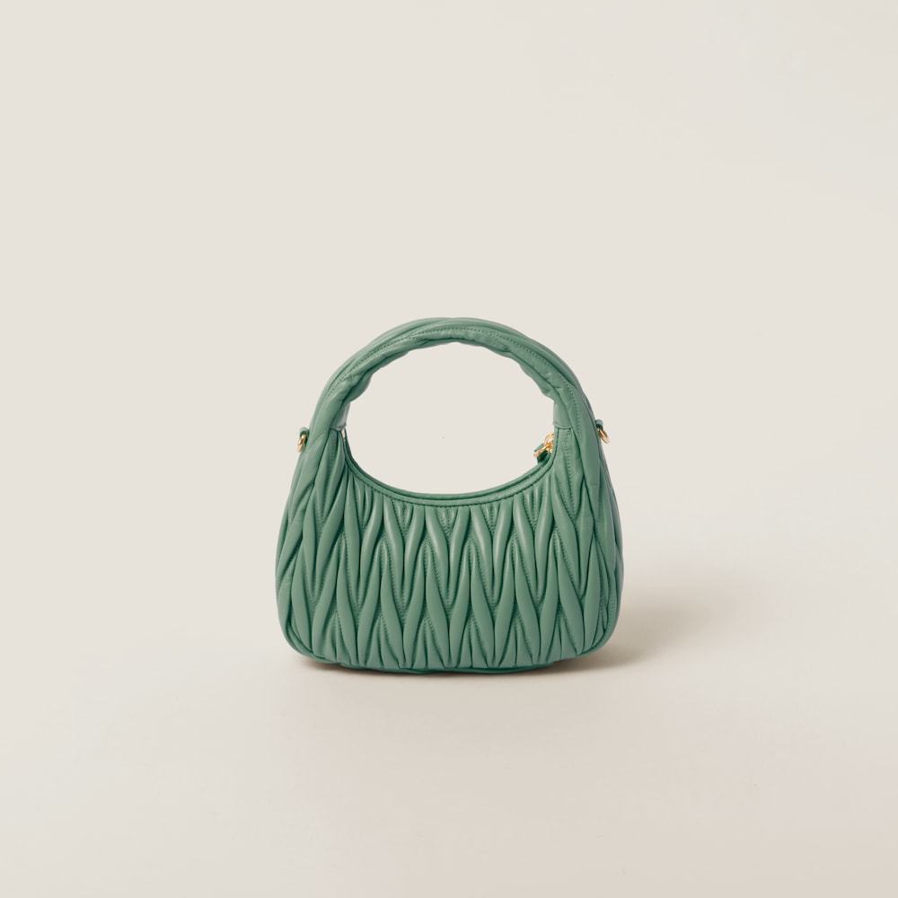 ワンダー マテラッセレザー ホーボーバッグ