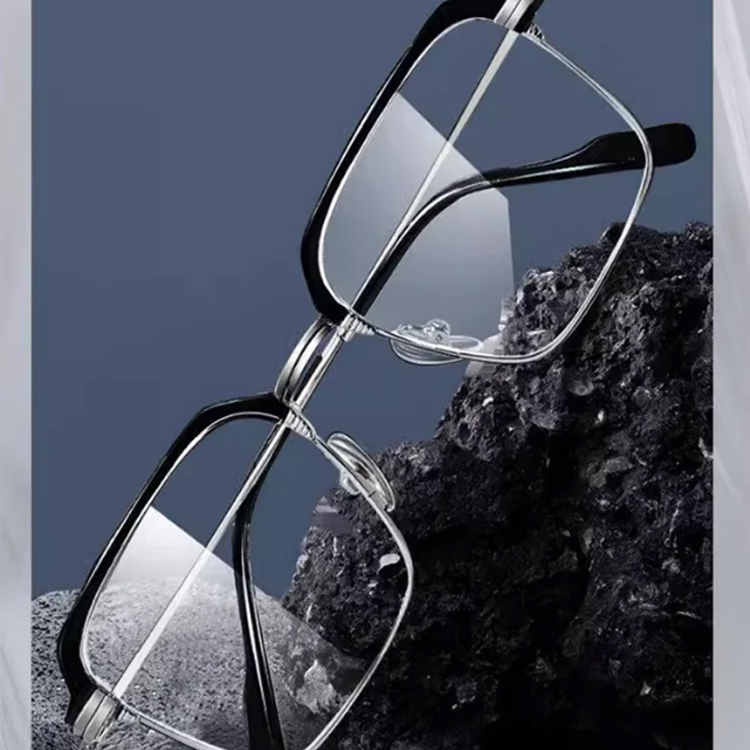 แว่นอ่านหนังสือทรงคลาสสิกสำหรับธุรกิจ