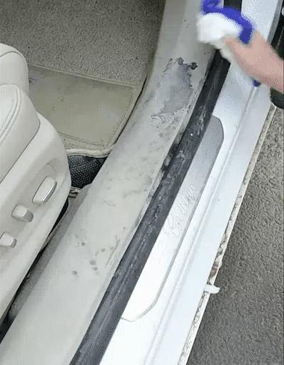 อุปกรณ์ทำความสะอาดไล่หนูในรถยนต์