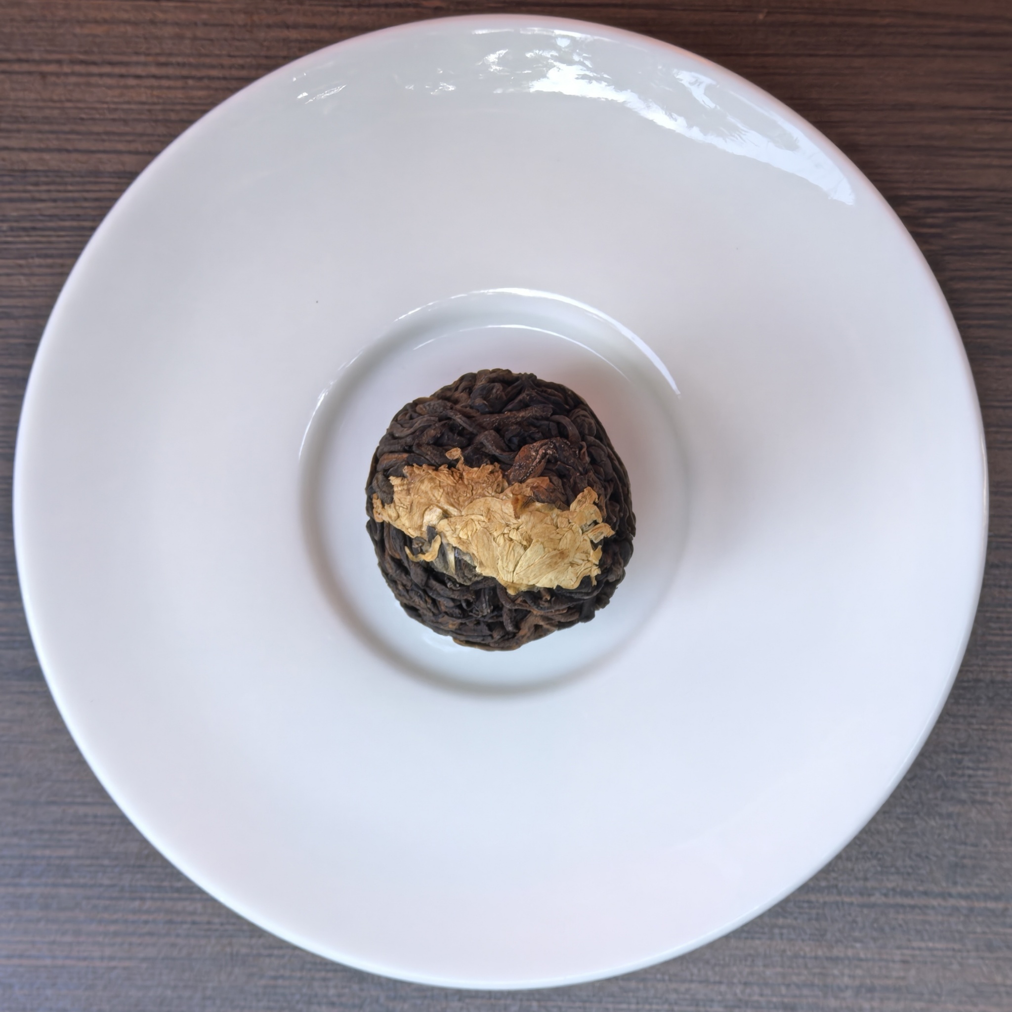 Laoye Shuo Ban Zhang Raw Pu-erh Tea Dragon Pearls