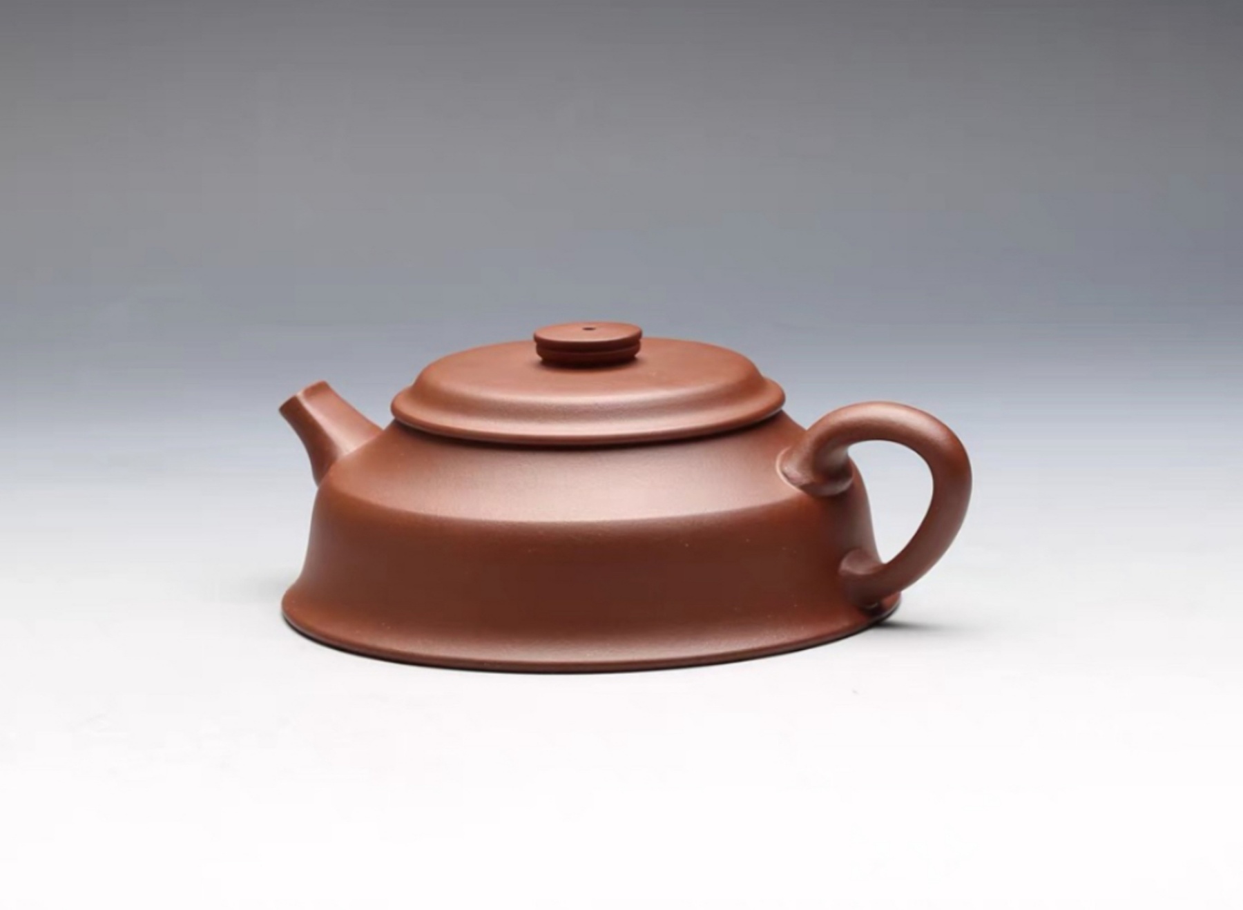 Fully Hand-Carved 'Listening to Pines' Zhu Ni Panzhong Yixing zisha Teapot