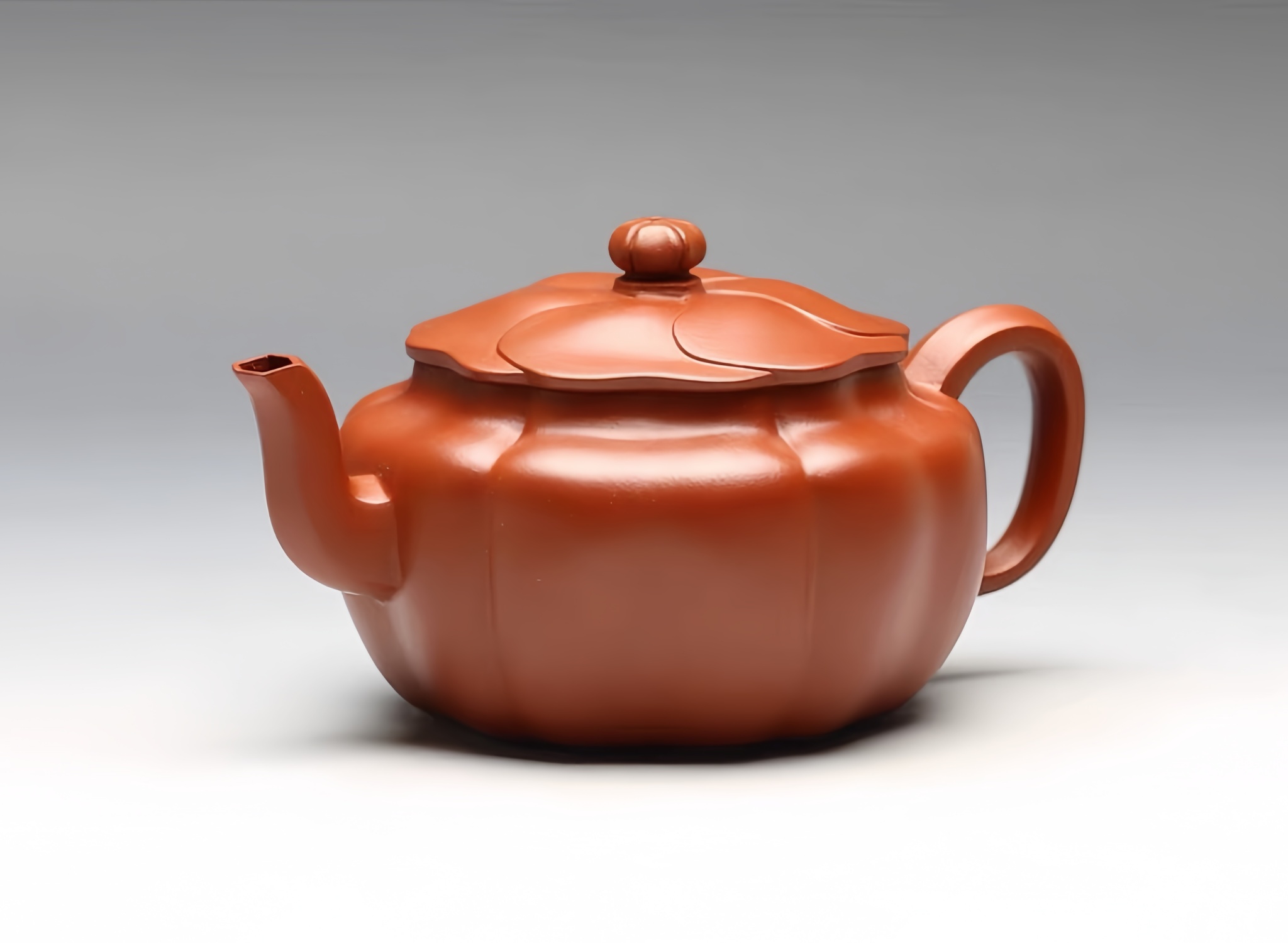 Zhou Xiaofeng's "Swirling Petals" Jun De Ribbed Yixing Zisha Teapot