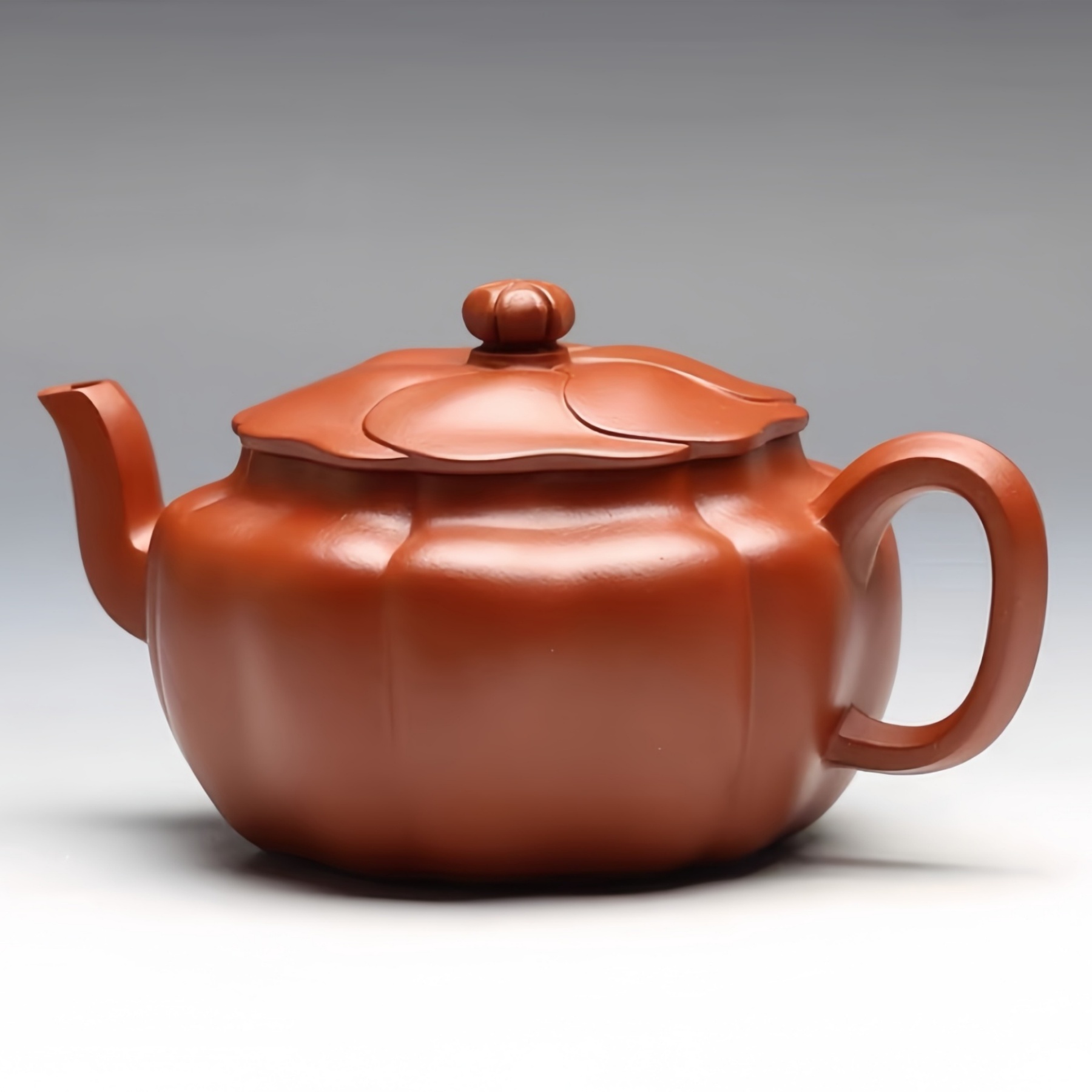 Zhou Xiaofeng's "Swirling Petals" Jun De Ribbed Yixing Zisha Teapot