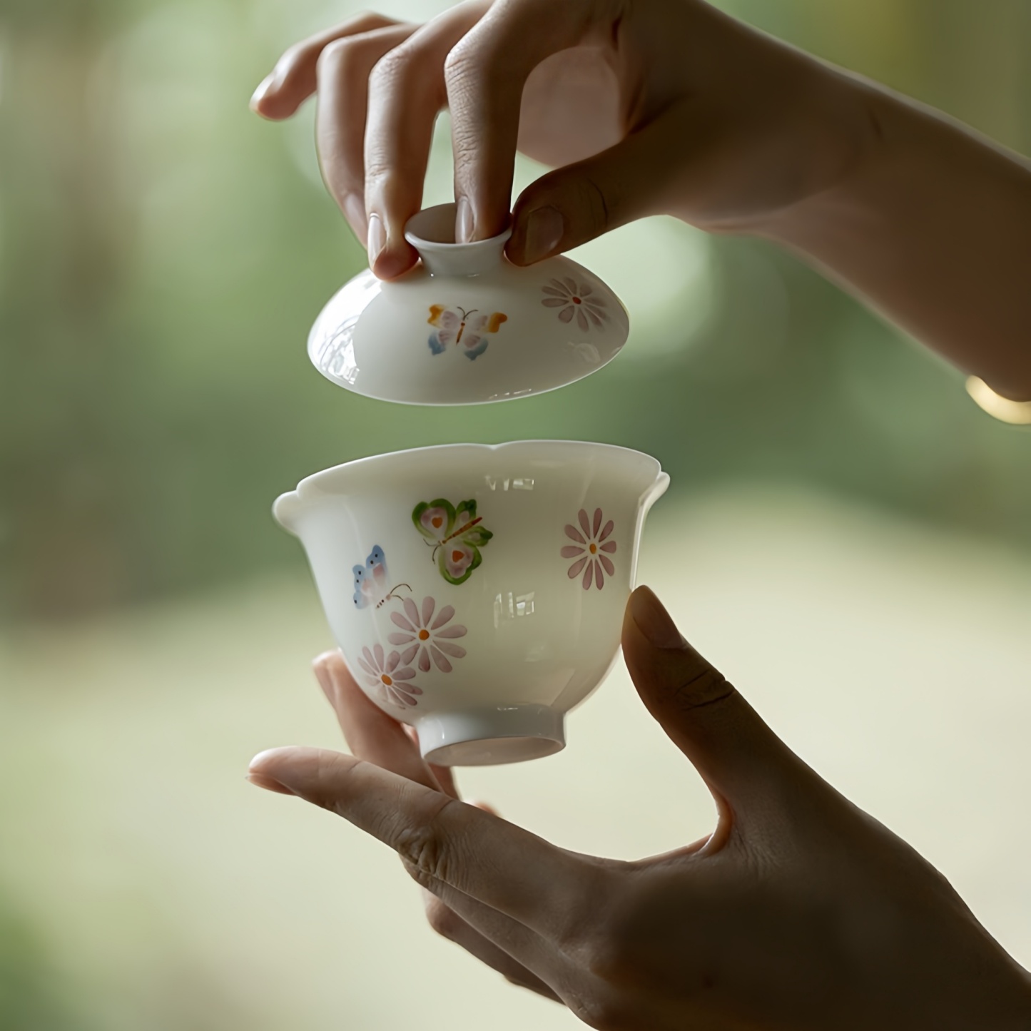 Hand-Painted Underglaze Butterfly & Chrysanthemum Jade Porcelain Gongfu Gaiwan