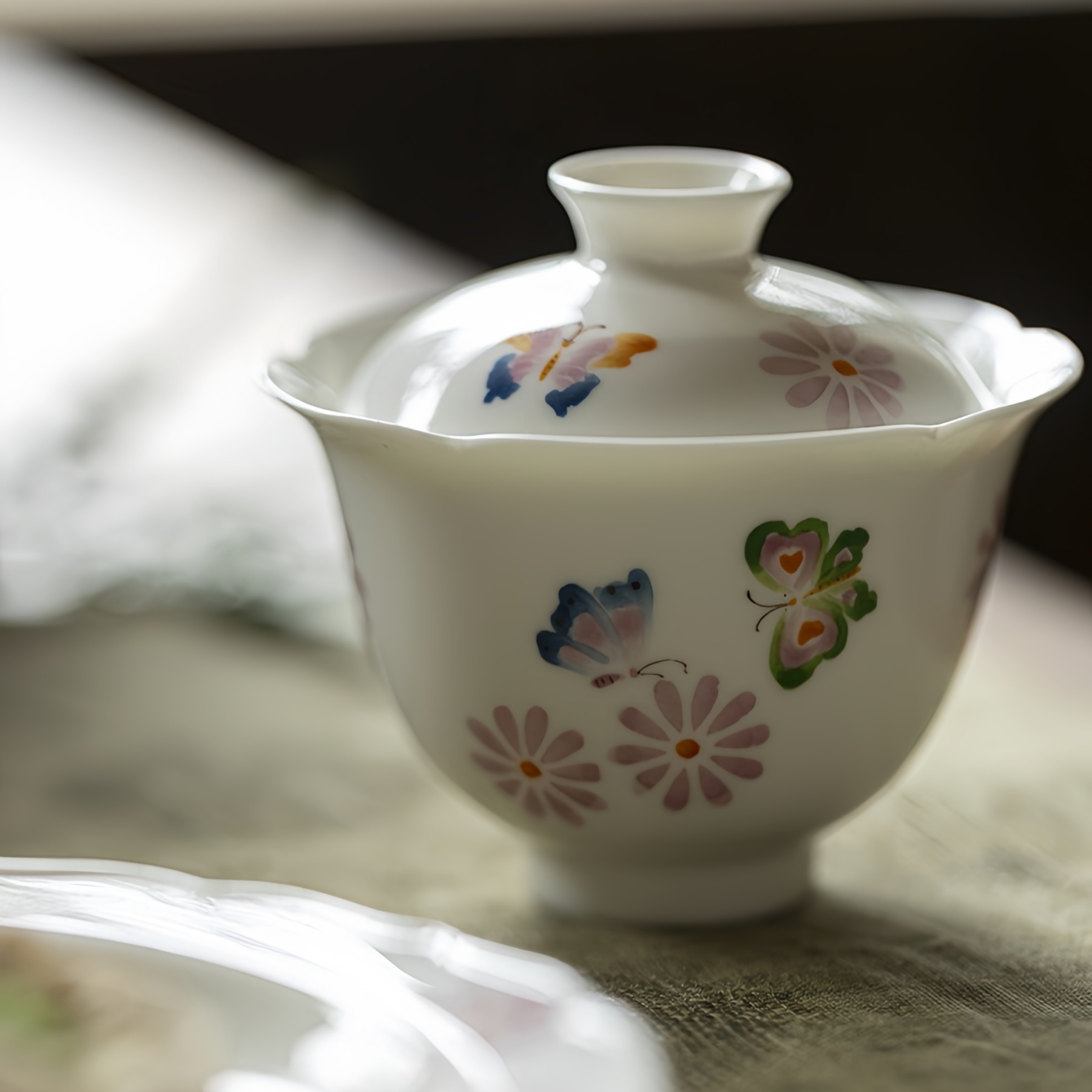 Hand-Painted Underglaze Butterfly & Chrysanthemum Jade Porcelain Gongfu Gaiwan