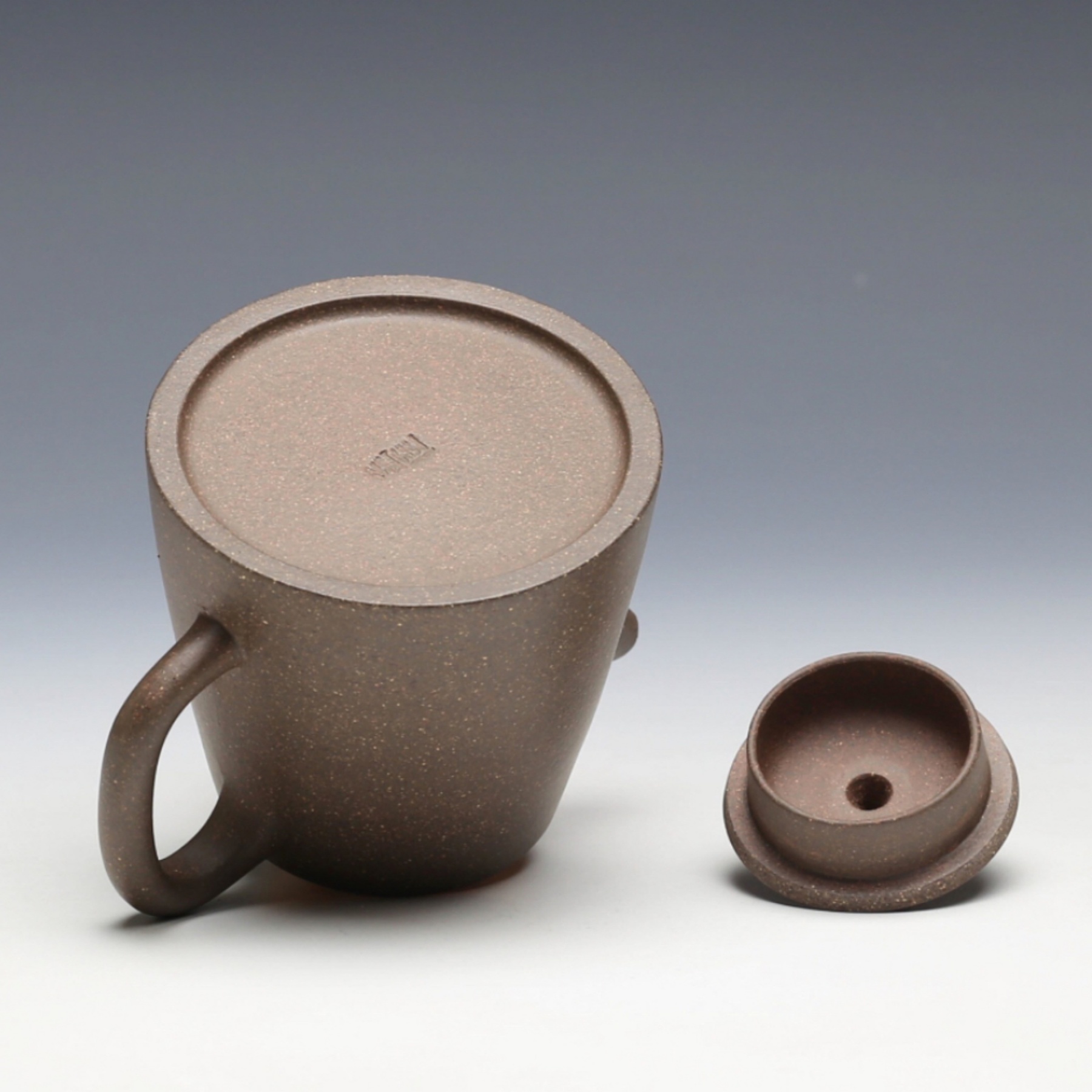 Classic Mengchen Yixing Zisha Teapot (Replica of Antique Spring-Drawing Style)