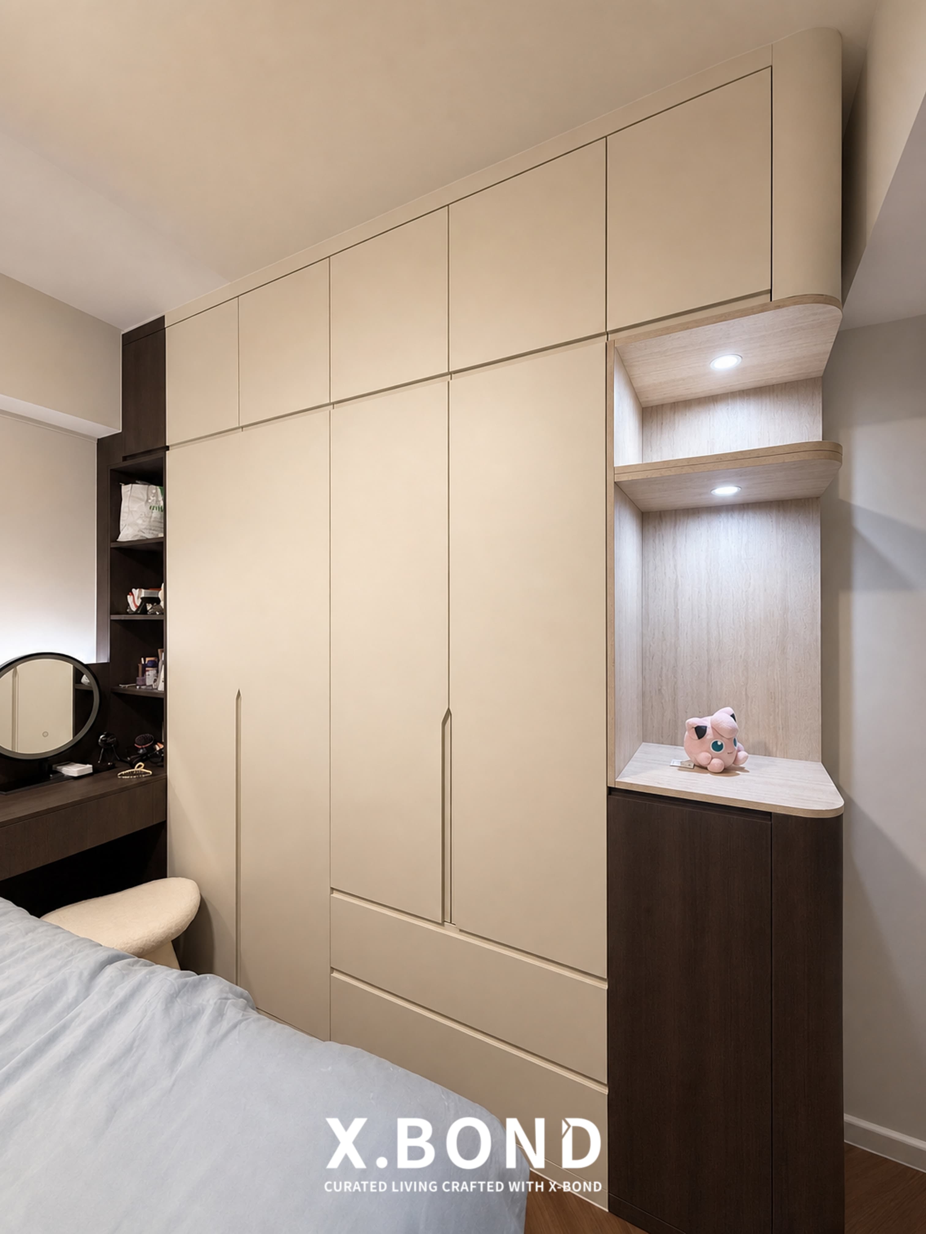 Warm French Wooden HDB Full House in Clementi Ave 4