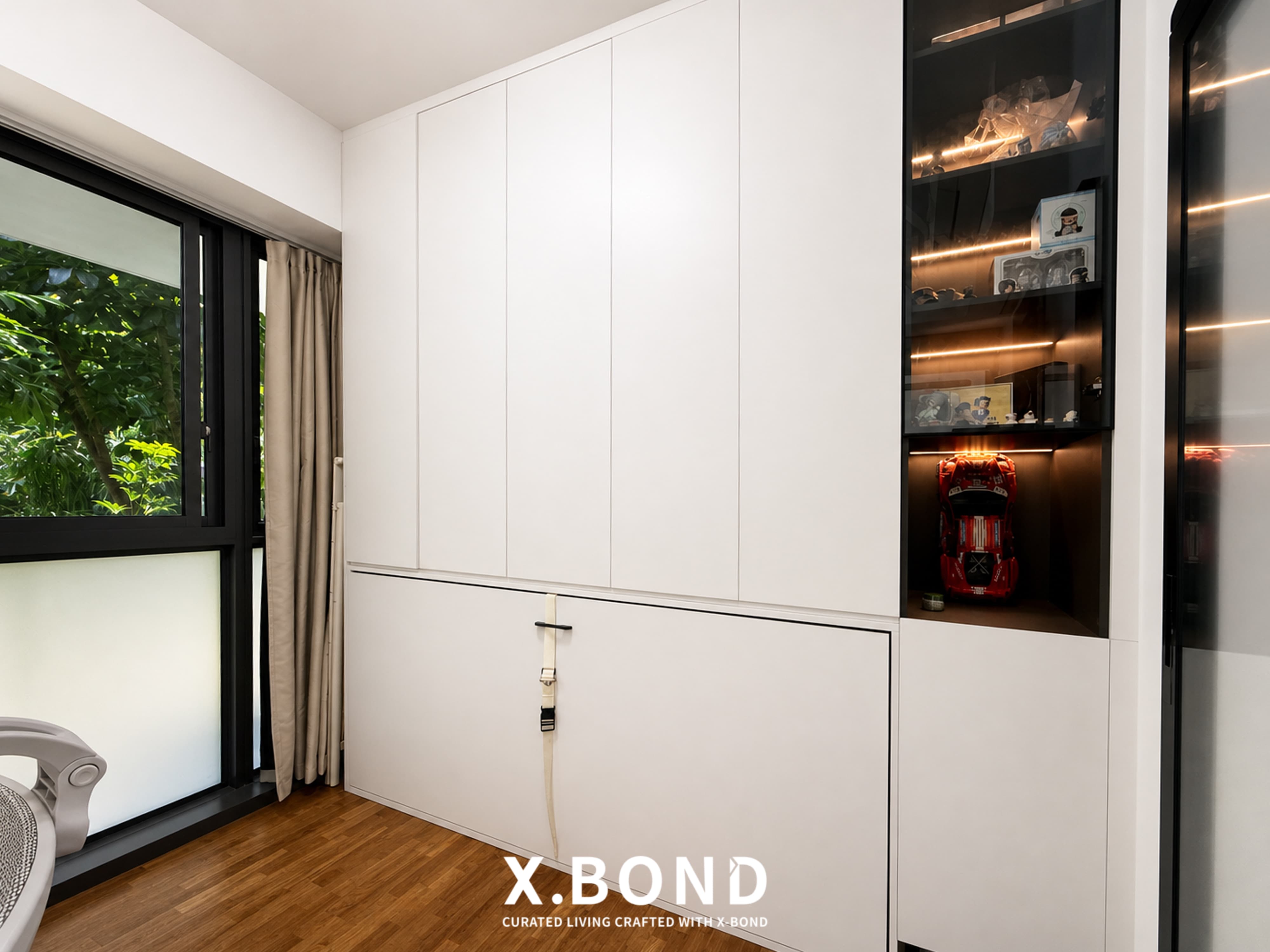 Dark Wood Modern Condo with Murphy Bed in Sims Urban Oasis