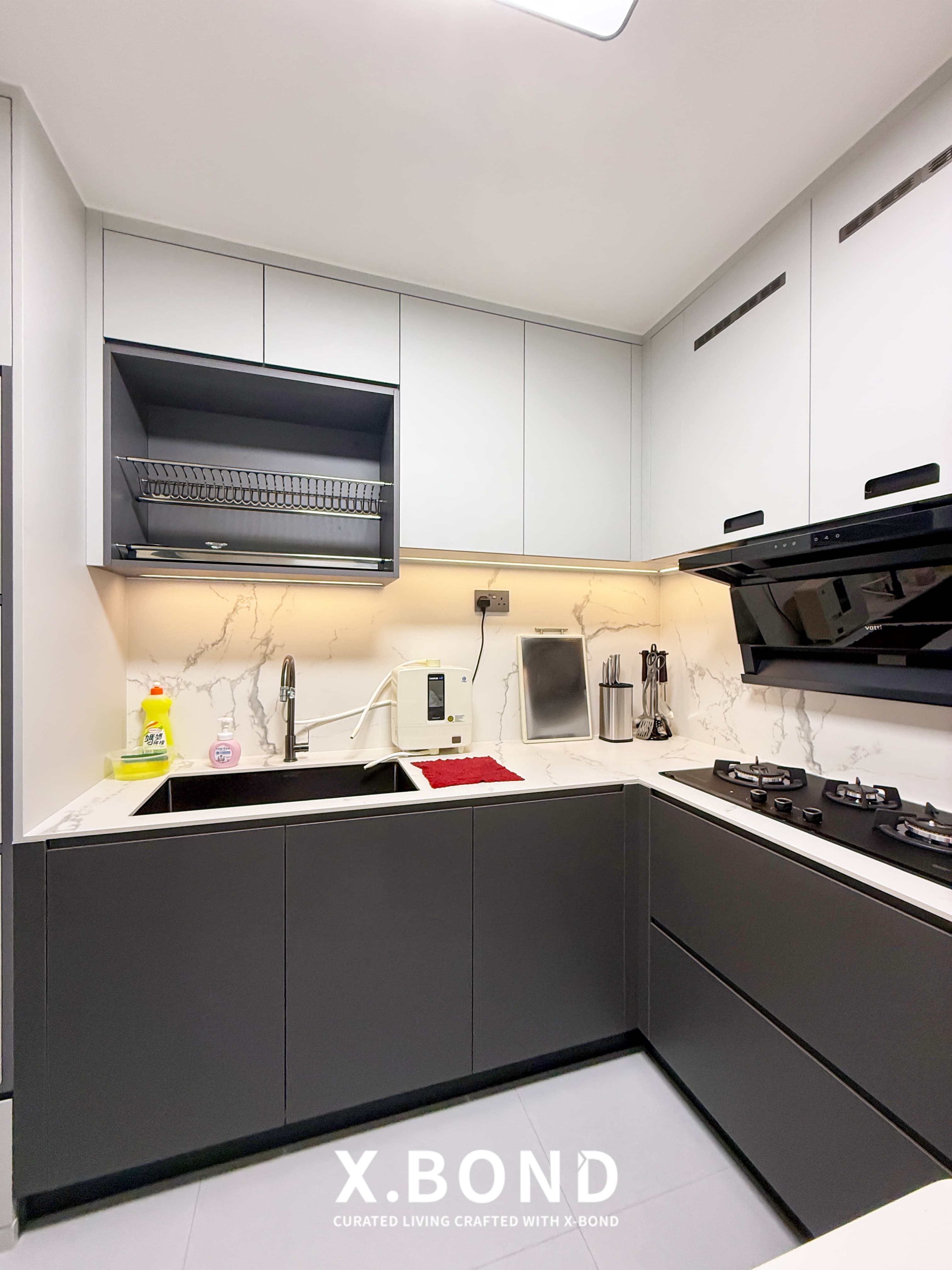 Modern Contemporary Grey-Themed HDB in Kent Ridge