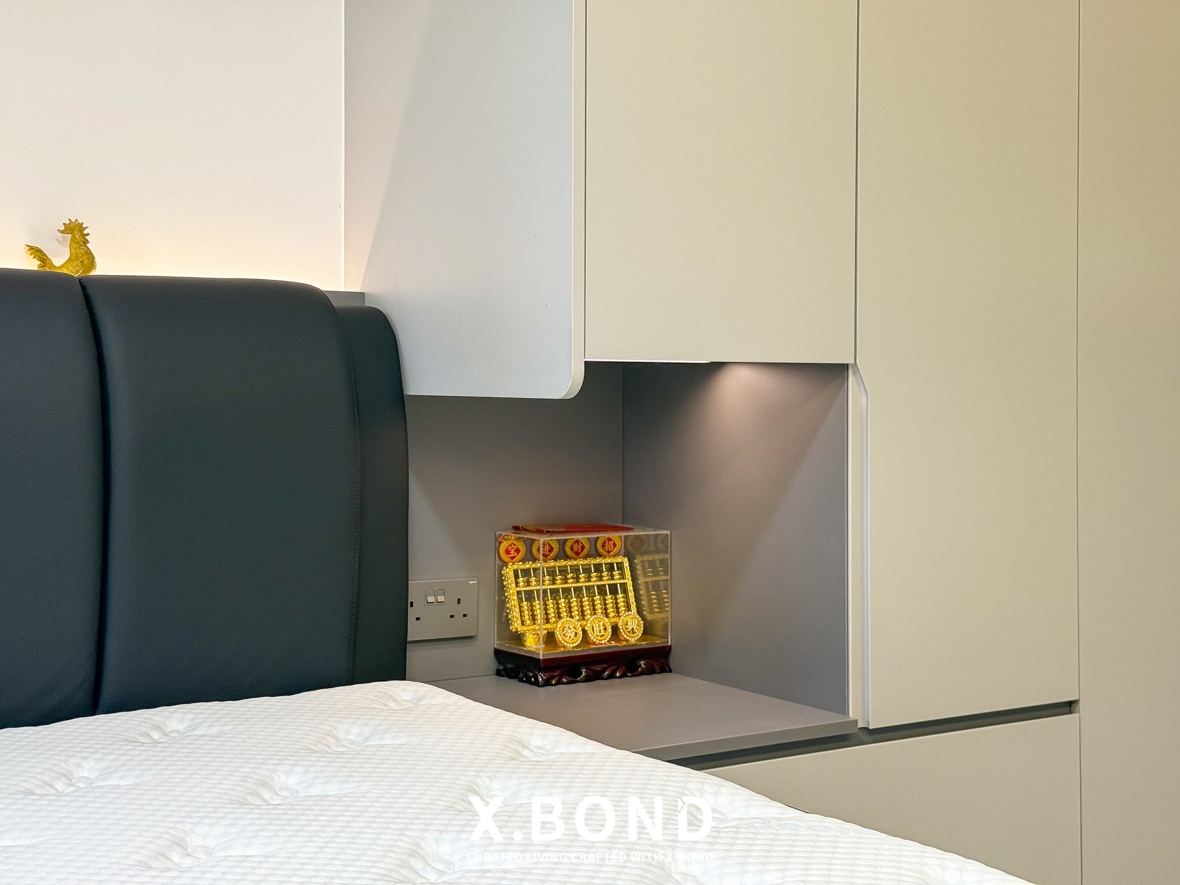 Modern Contemporary Grey-Themed HDB in Kent Ridge