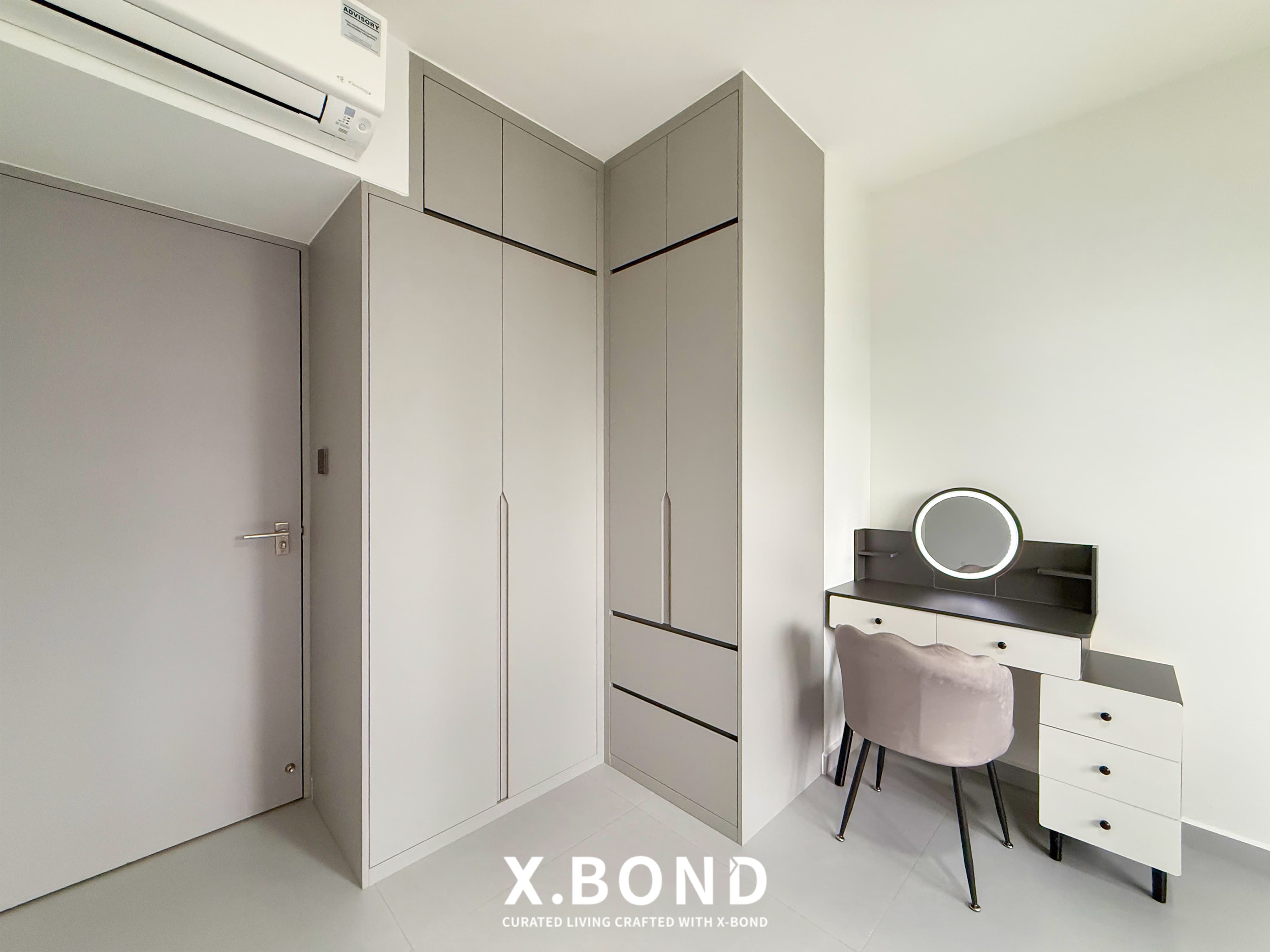 Modern Contemporary Grey-Themed HDB in Kent Ridge