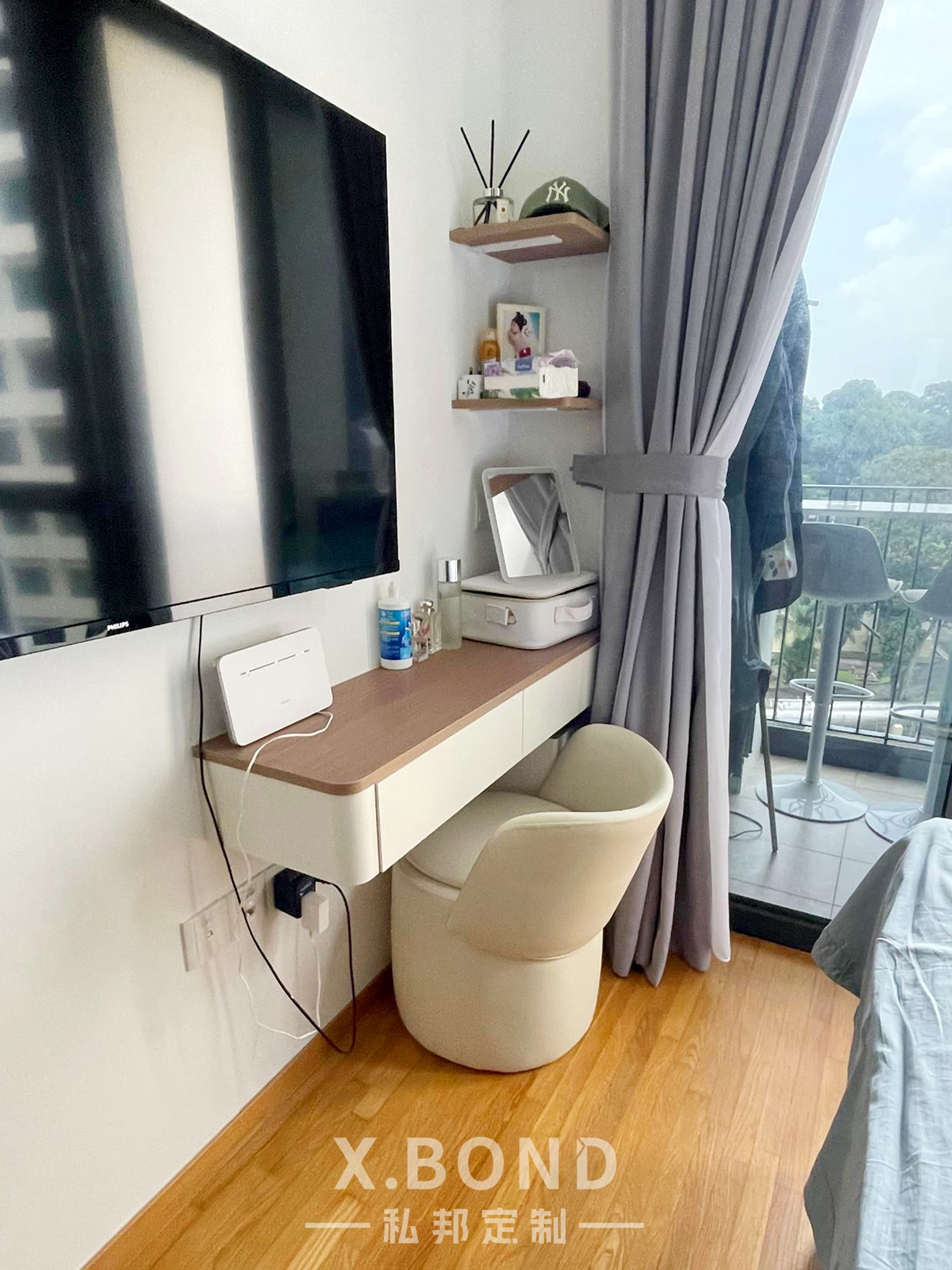 Modern Minimalist Condo with Luxe Touches in Park Colonial