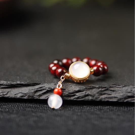 Small Leaf Red Sandalwood Beads Ring