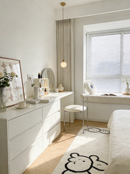 Moisture-absorbing, dust-removing, odor-decomposing air magic box