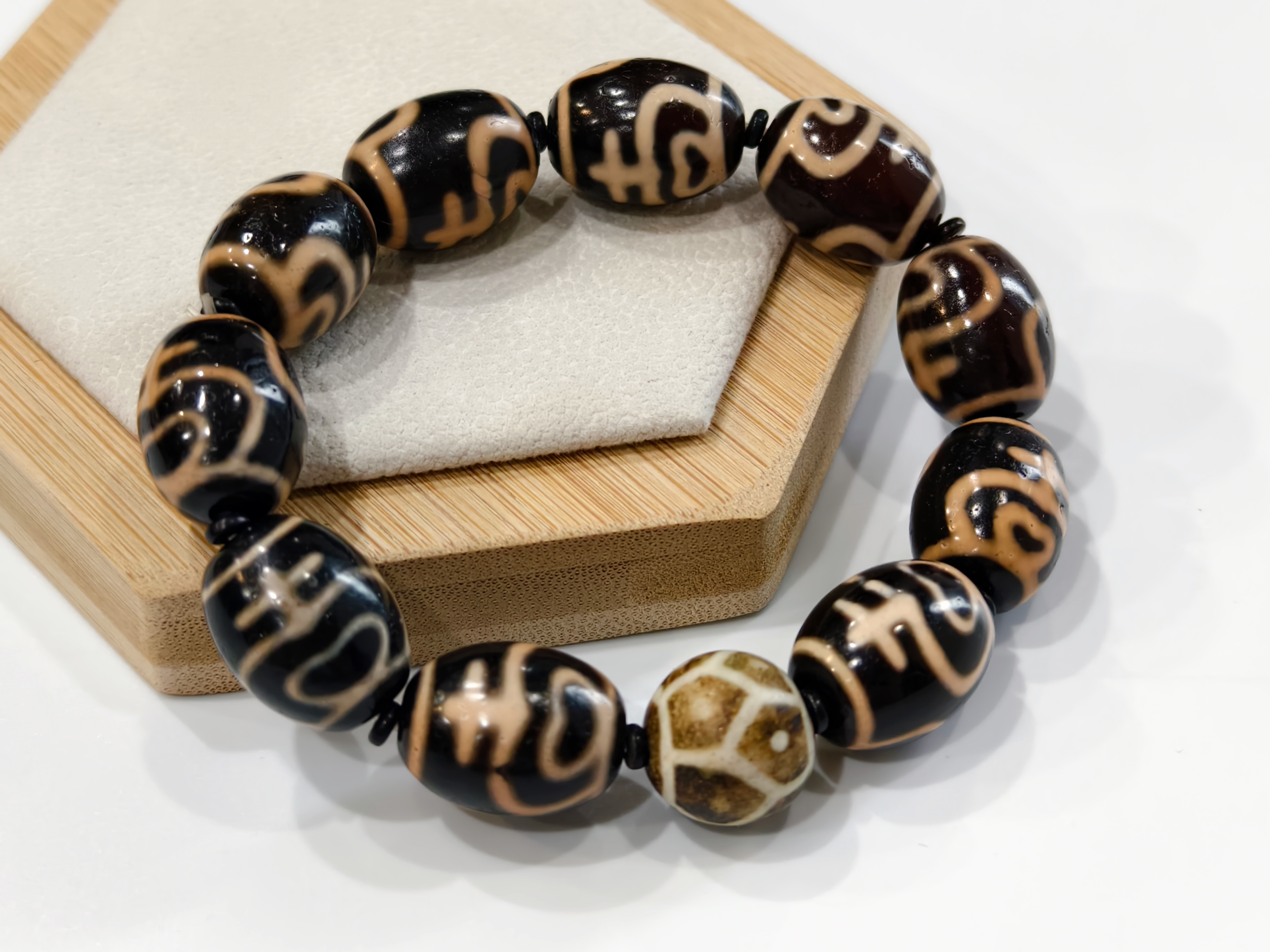 天珠– 藏傳佛禮