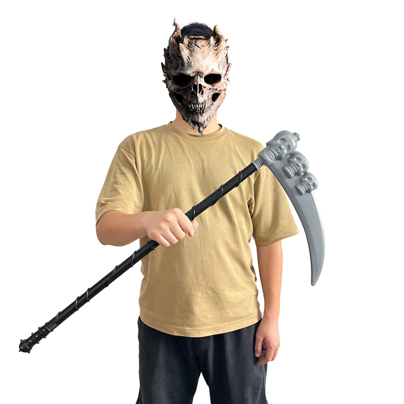 3-Piece Detachable Scythe – Patterned Three-Section Staff Scythe for Martial Arts Cosplay Prop