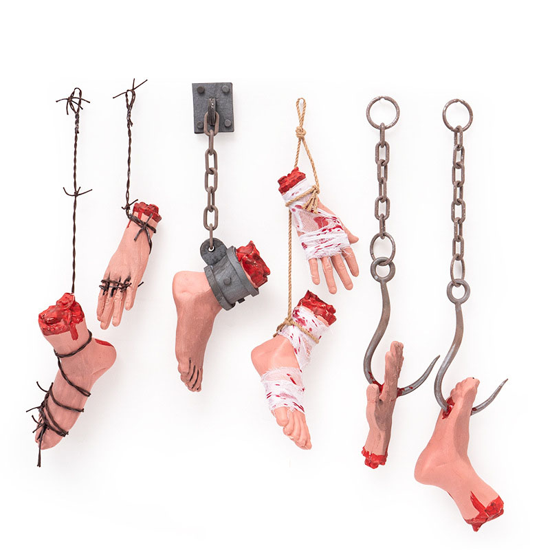 Hanging Realistic Severed Hand and Foot for Halloween – Fake Bloody Body Parts Prop for Haunted House, Prank, and Horror Party Decoration