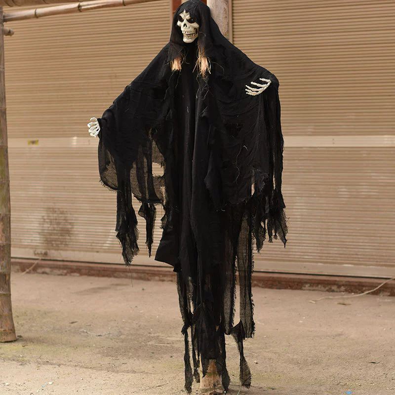 Hanging Skeleton Ghost – Creepy Skull Ghost with Tattered Robe & Chain for Haunted House & Halloween Yard Decor