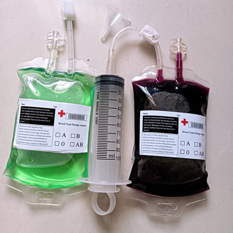 Halloween Blood Bag Dual Tube Drink Pouch – Creepy Vampire IV Bag for Costume Party, Horror Festival & Themed Bar Decor