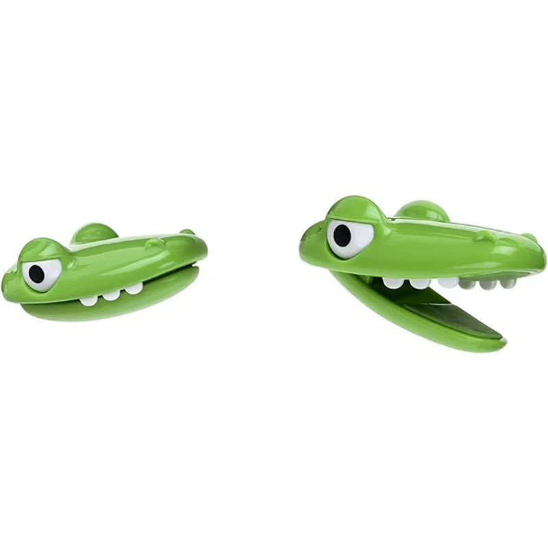 close-up movable pop eyeball and serrated tooth clamping edge crocodile bag clip texture detail