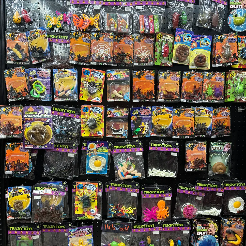 Halloween prank joke toys, realistic fake bugs spiders rubber trick toys, party gag props for halloween fancy dress party bulk