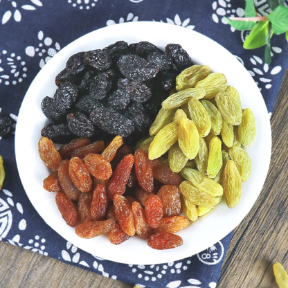 Mr. Squirrel® Tricolor Seedless Raisins