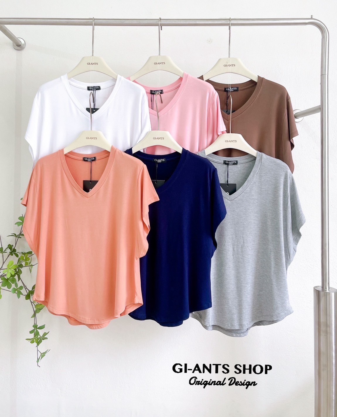 A6  📢📢 Korean-Style Curved V-Neck T-Shirt 📢📢