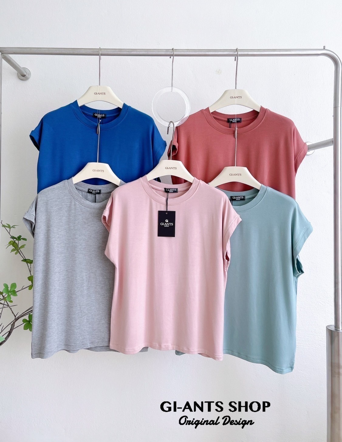 A111 Classic round neckline top