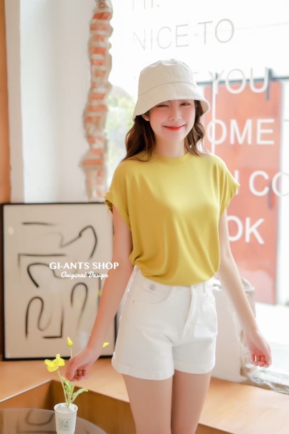 A111 Classic round neckline top