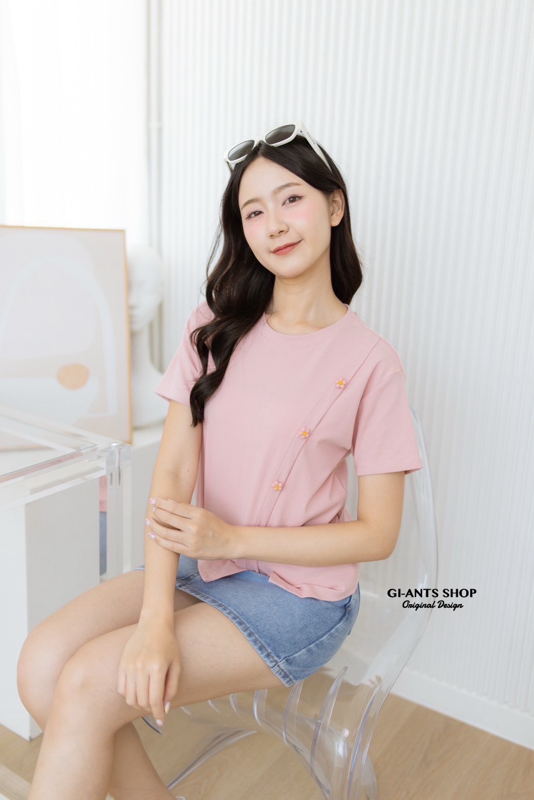 A98 Unique diagonal flower button Top