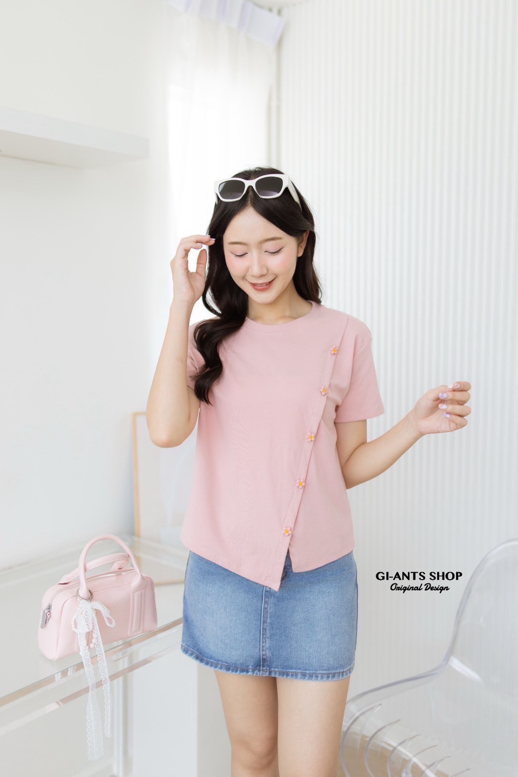 A98 Unique diagonal flower button Top