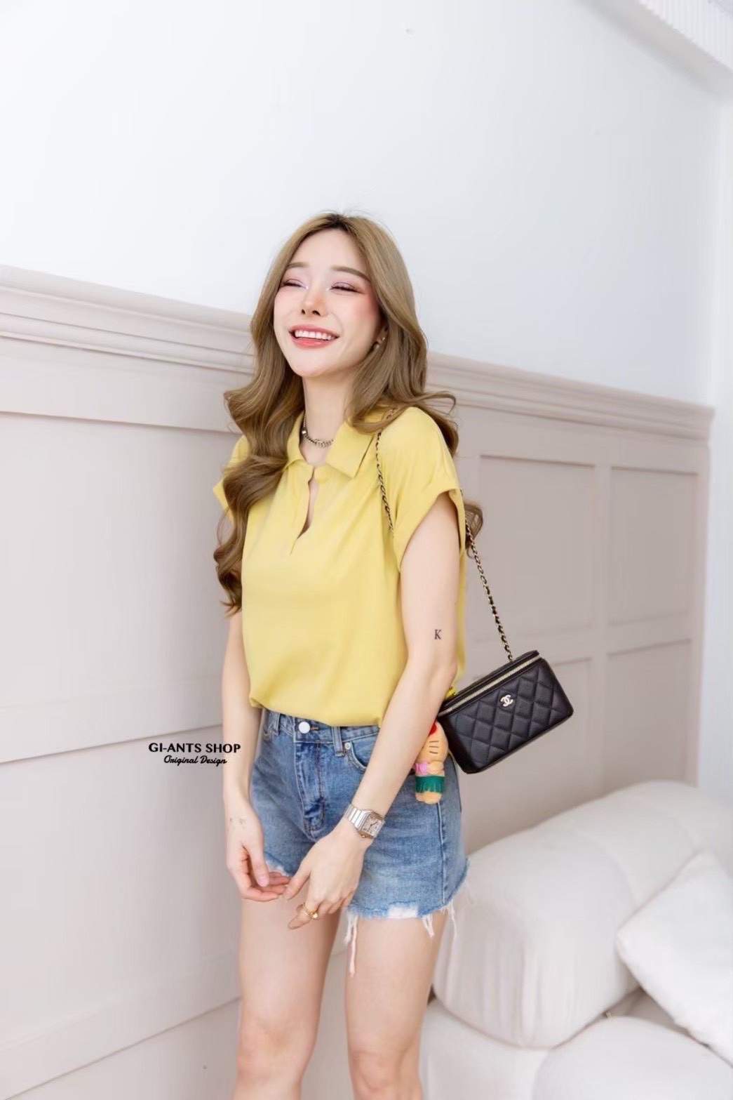 A110 Collar Vneck Top 