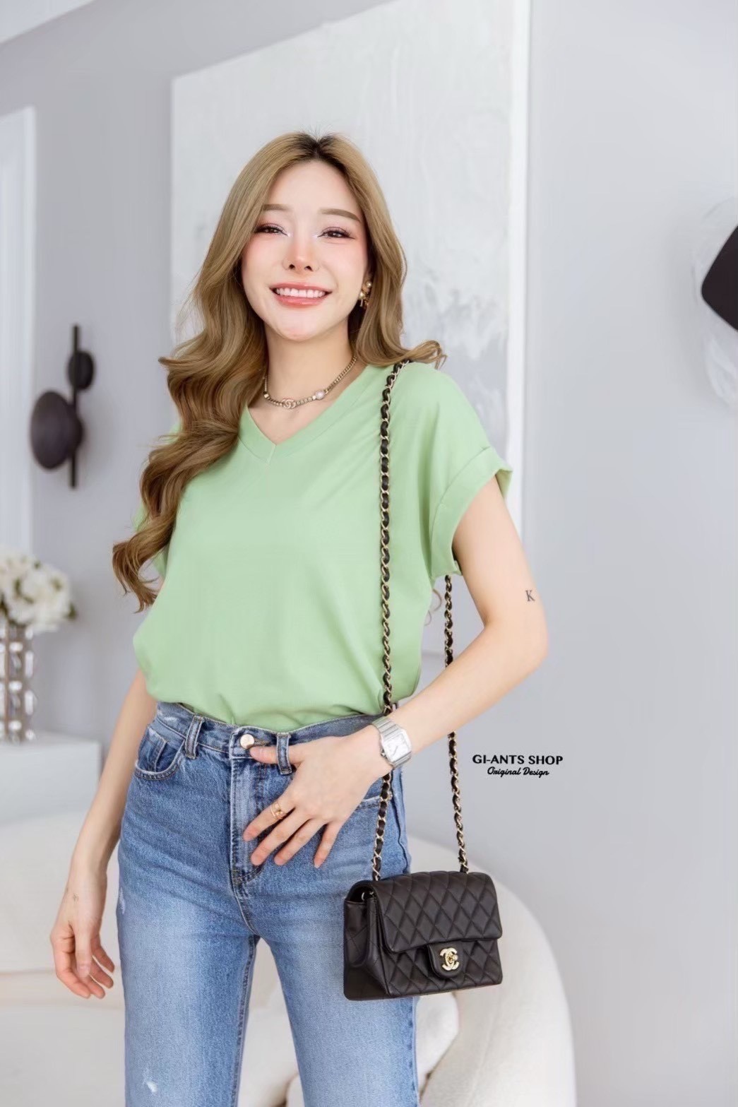 A13 🖤 Big V neck -Sleeved Tshirt – Chic & Easy Basic