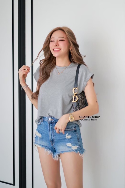 A111 Classic round neckline top