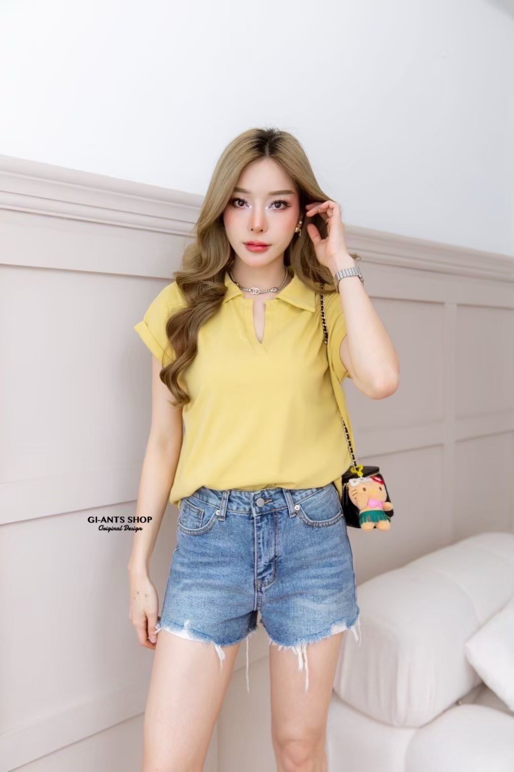 A110 Collar Vneck Top 