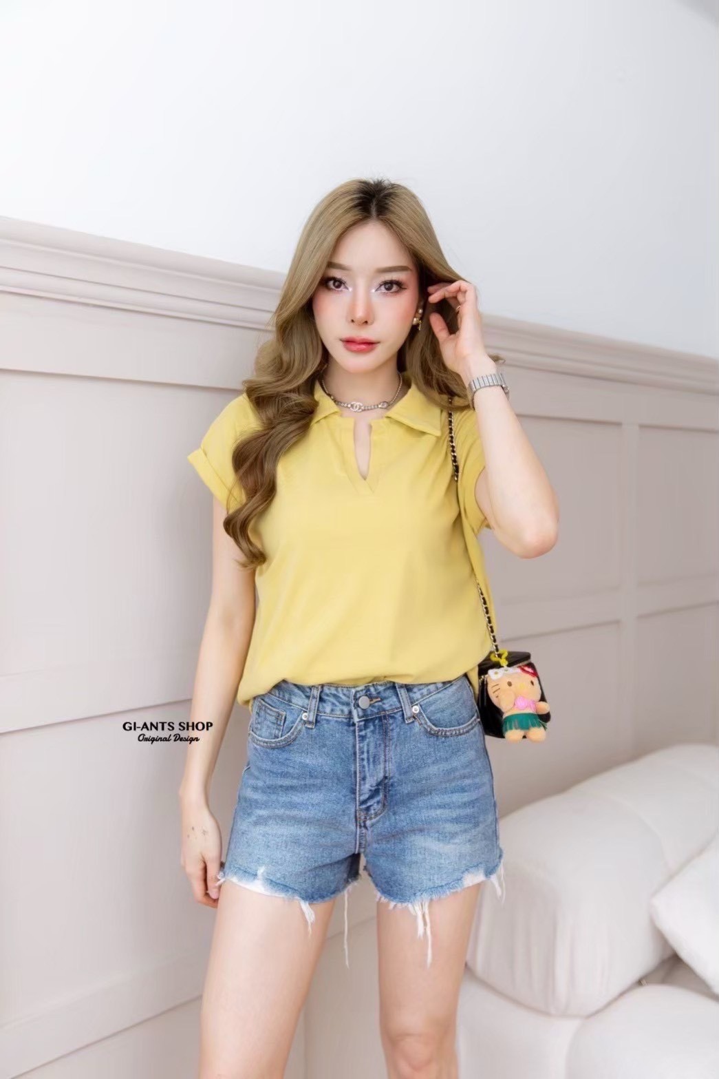 A110 Collar Vneck Top 