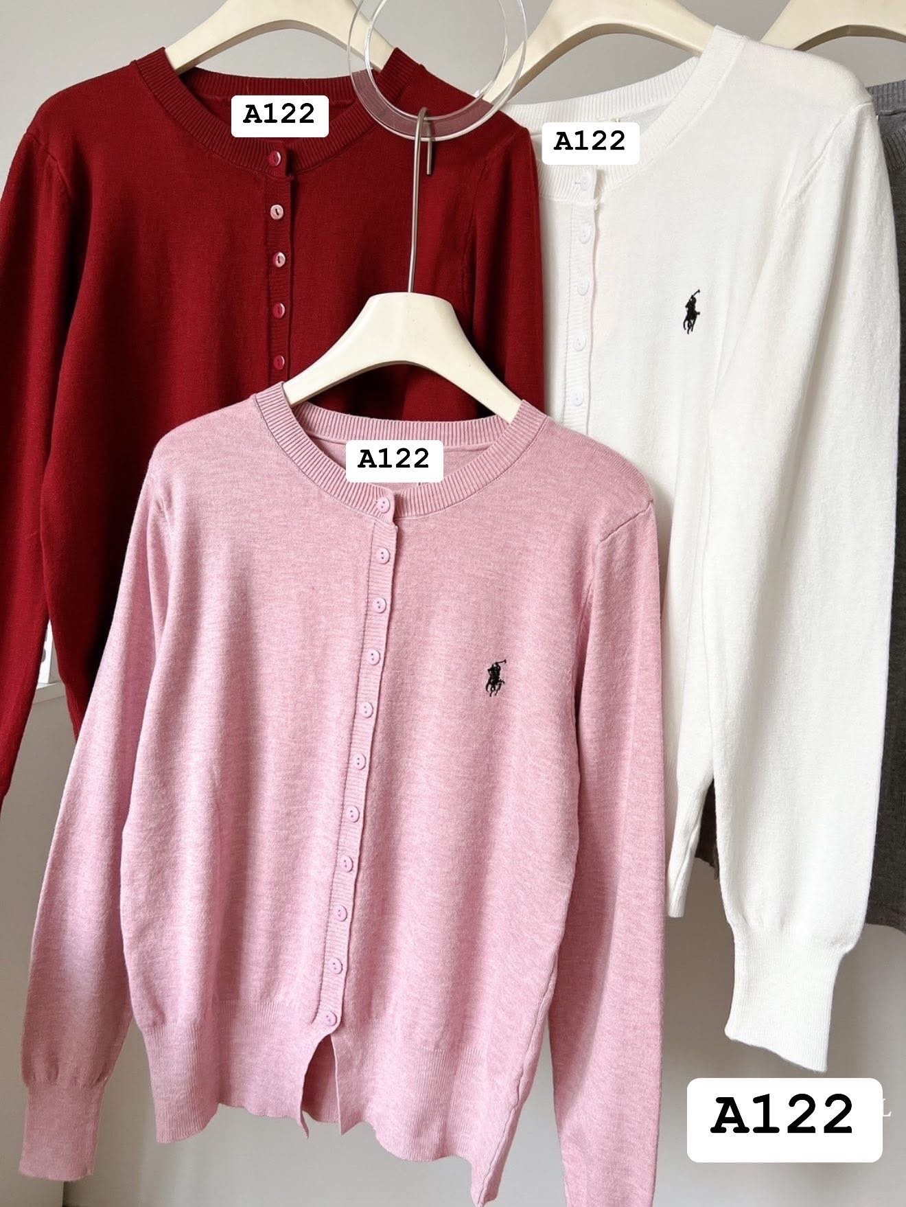 A122 Polo embroidered wool cardigan