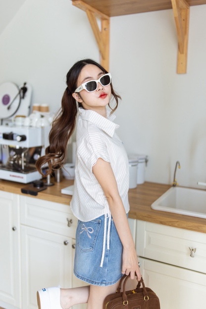 A102 Polo-style embroidery Stripe Shirt