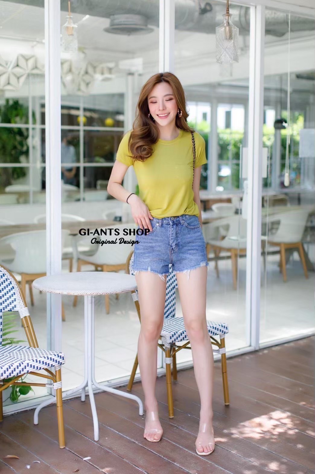 A7 Sharp pocket round collar rayon top