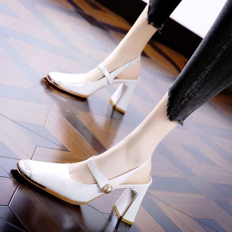 Healthy-foot صندل كلاسيك ماري جين عصري من جلد لامع مع كعب عريض 