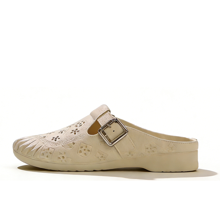 Healthy-foot  تصميم مفرّغ (تهوية كاملة تمنع التعرق)  مقدمة واسعة جداً (مريحة للأقدام الممتلئة والمتورمة)  تصميم مفتوح من الخلف (سهل الارتداء بدون انحناء)  نع