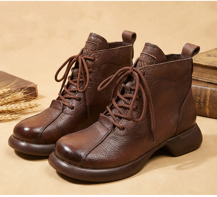 تفاصيل الحذاء النحيف من مارتين