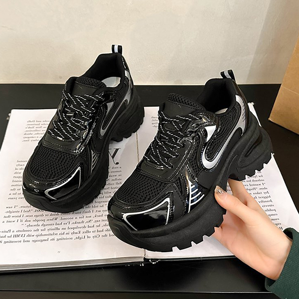 حذاء هزاز كاجوال مستورد من إيطاليا لتشكيل منحنى الساق