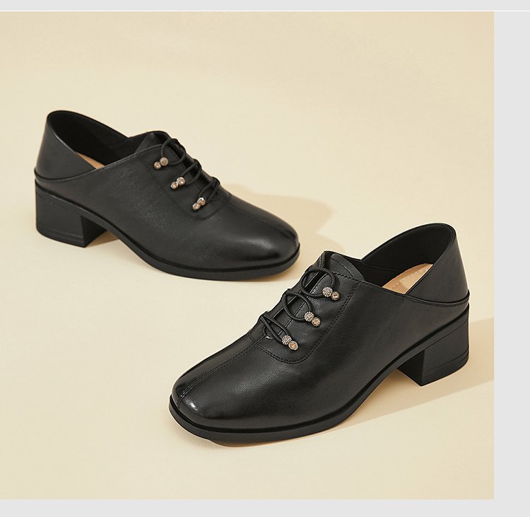 حذاء للأمهات بتصميم سهل الارتداء