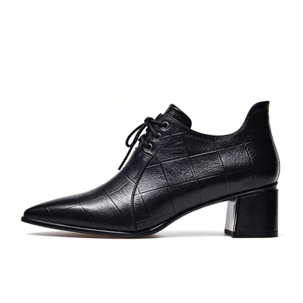 Healthy-foot  حذاء نسائي من الجلد الناعم بكعب سميك وتصميم مدبب يطيل خط الساق بشكل خفي، والكعب العريض يوفر الثبات دون اهتزاز، والرباط القابل للتعديل يتكيف مع مختلف أشكال القدم، مما يجعل ارتداءه أنيقًا ومريحًا في نفس الوقت