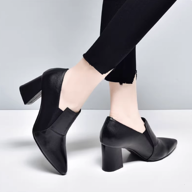 Healthy-foot حذاء بكعب سميك مصنوع من الجلد الناعم ومقدمة مدببة